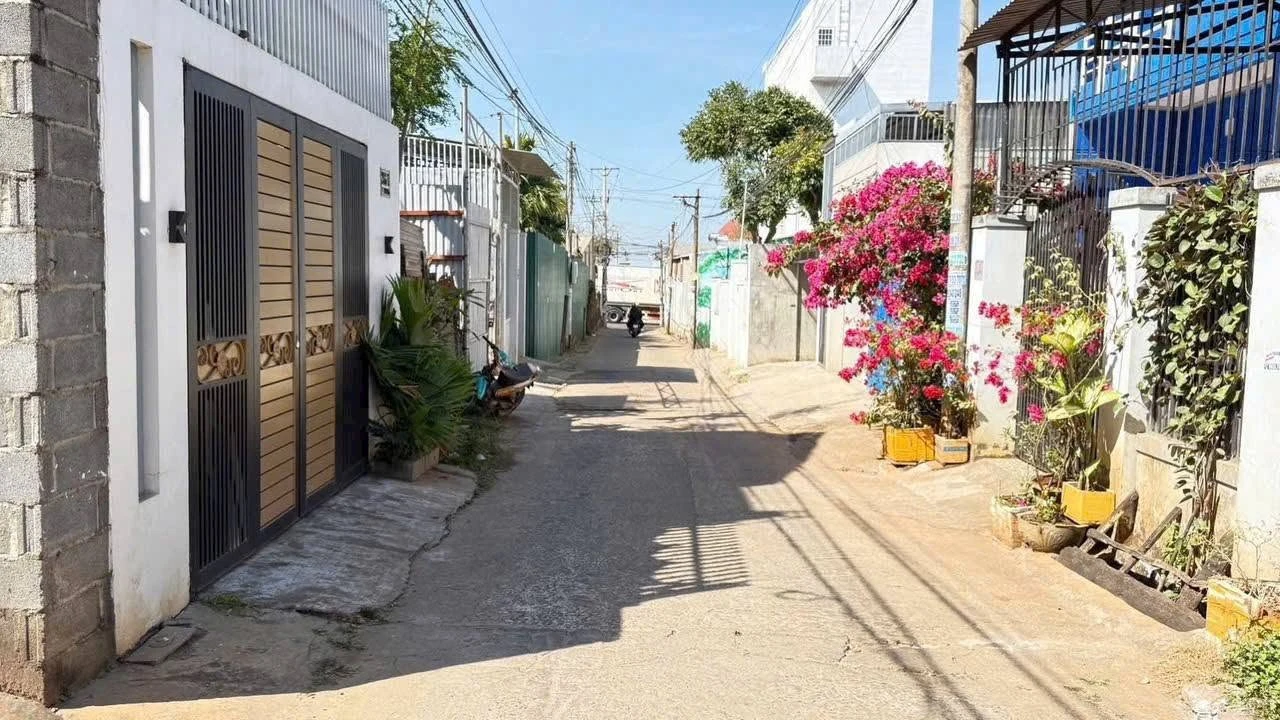Bán nhà 3PN full nội thất hẻm Trần Quý Cáp, Buôn Ma Thuột, 100m2 - Ảnh 1