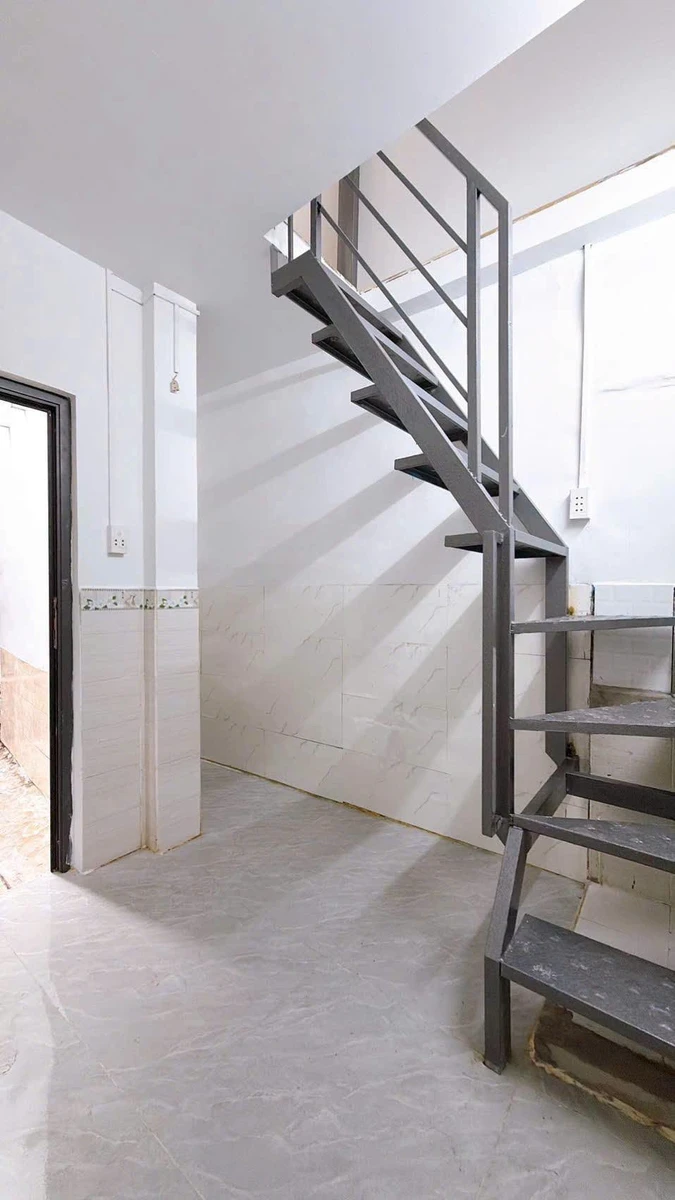 Bán nhà Quận 4, 2 phòng ngủ, 15m², 860 triệu - Ảnh thu nhỏ 2