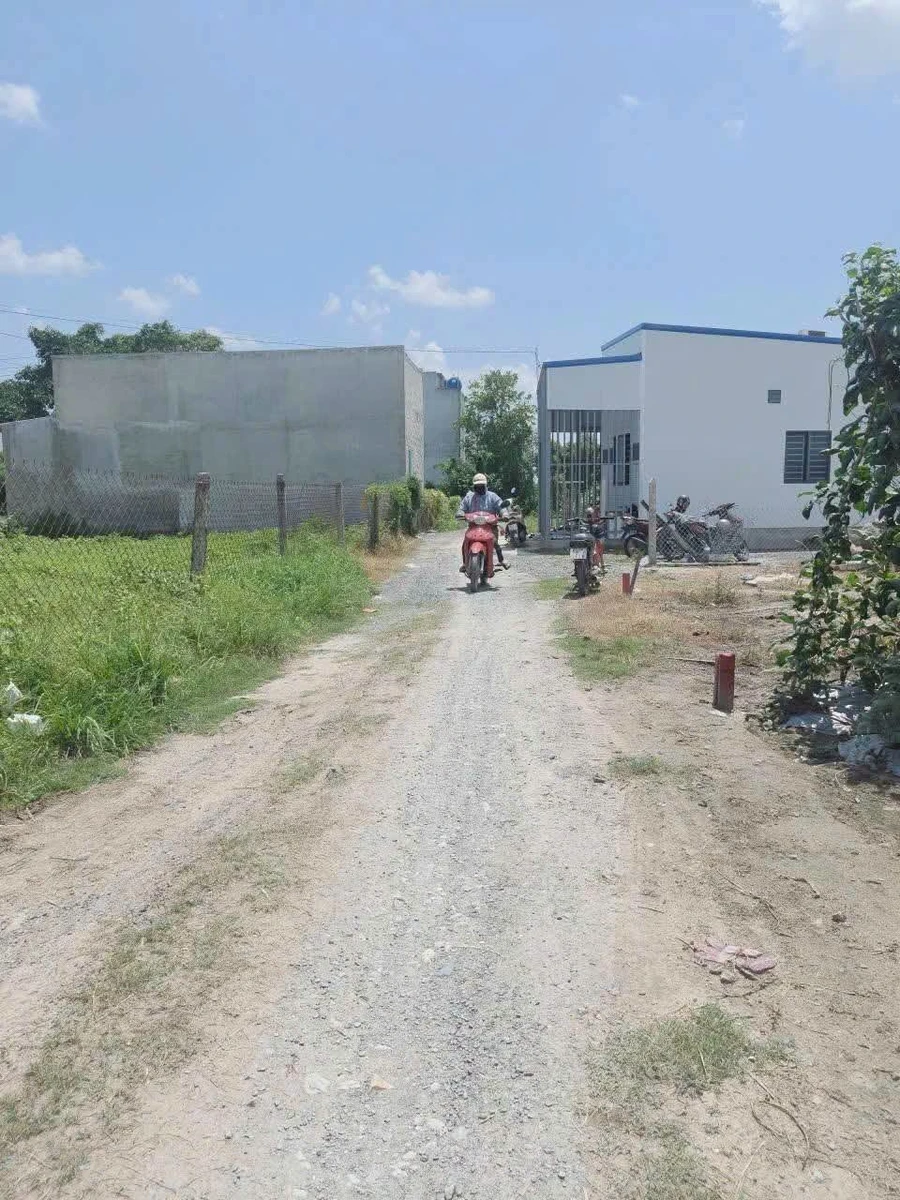 Bán đất thổ cư 5x24 sổ hồng riêng giá 740 triệu gần chợ Đức Hòa Thượng - Ảnh 1