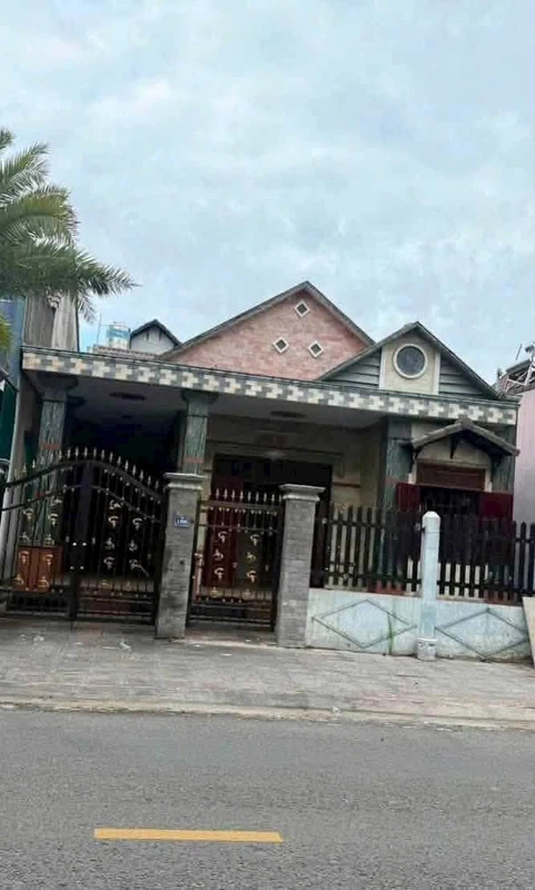 Bán nhà mái thái kinh doanh 210m² Lái Thiêu, Bình Dương 11.5 tỷ