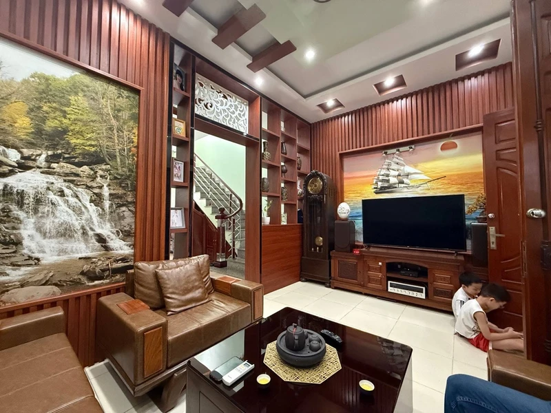 Bán nhà mặt tiền đường 1/5, 40m2, 2PN, 2.6 tỷ 0972
