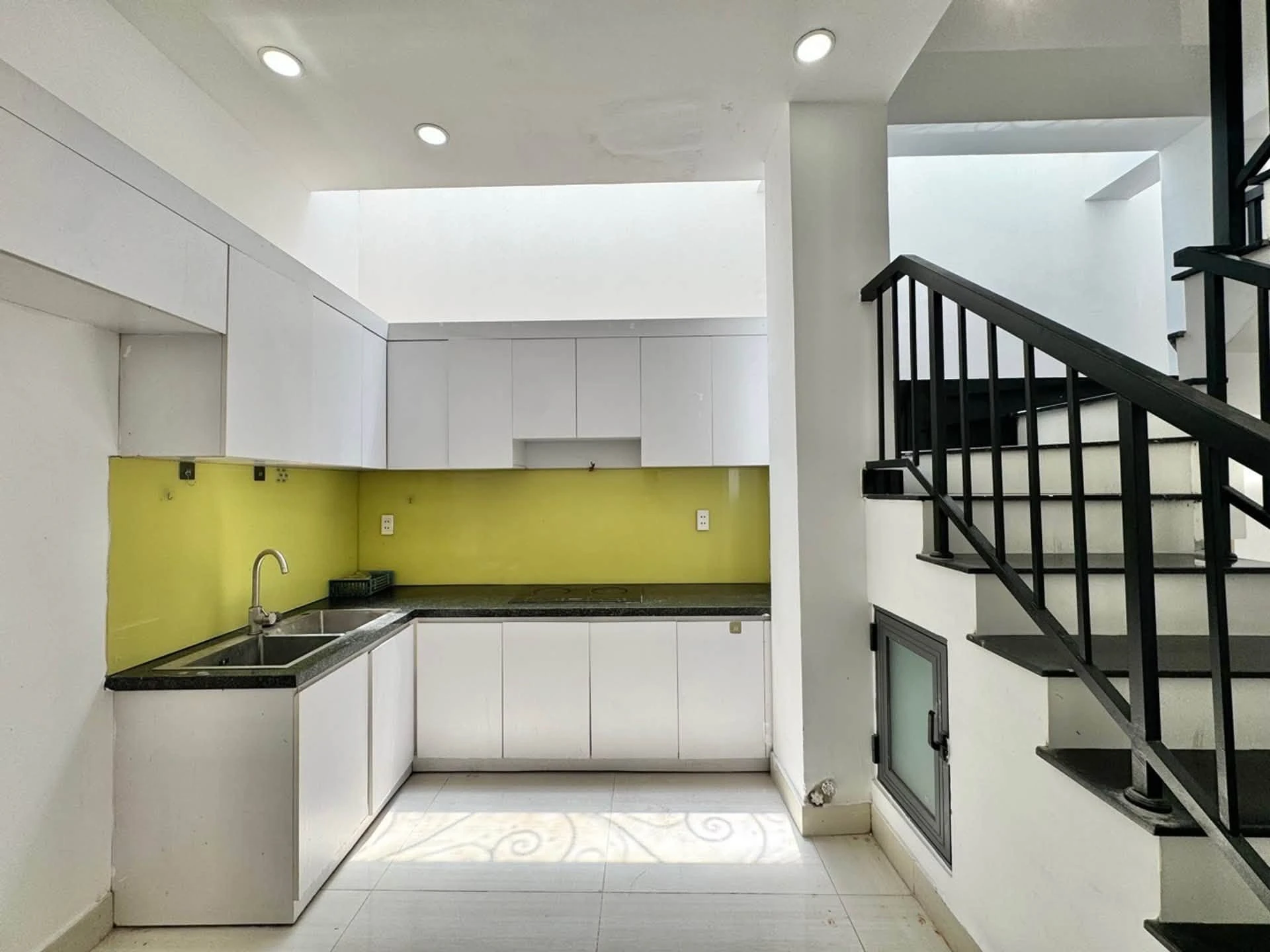 Bán nhà lô góc hẻm Nguyễn Văn Khối, Gò Vấp, 50m², 3PN, giá 6,55 tỷ - Ảnh 1