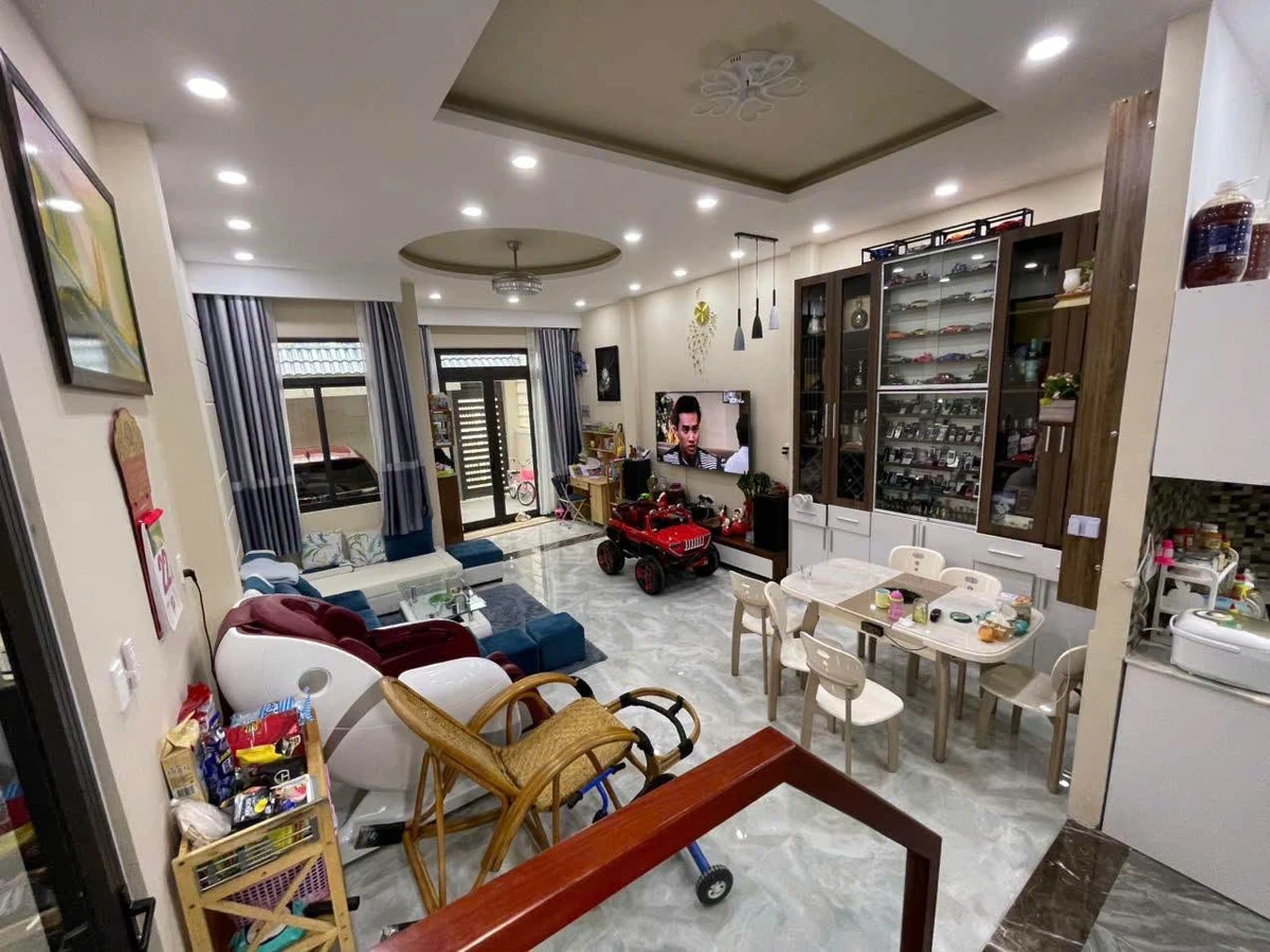 Bán nhà Đà Lạt 240m² 4 phòng ngủ 10,9 tỷ - Ảnh thu nhỏ 3