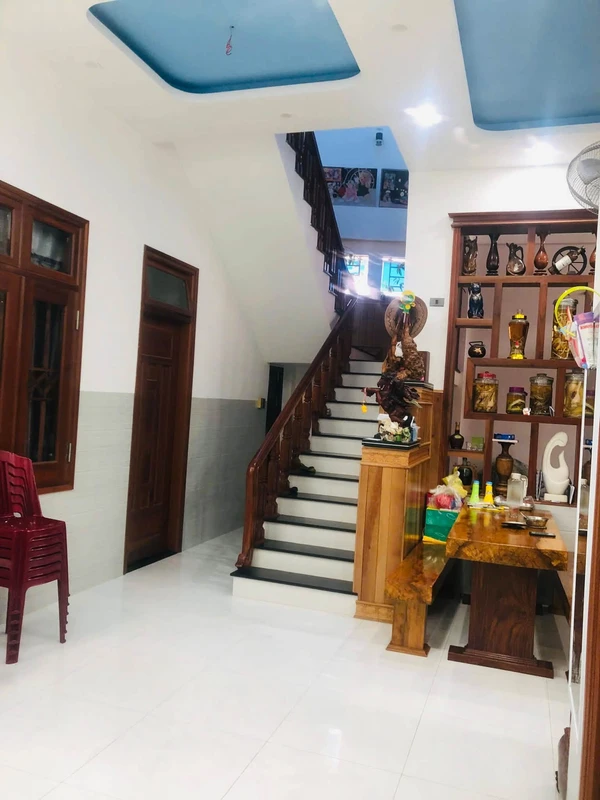 Bán nhà Cổ Linh, 90m, mặt tiền 5.5m, sổ đỏ 339trieu
