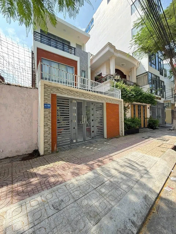 Bán nhà 2 tầng 98m² gần biển Nha Trang, 9 tỷ