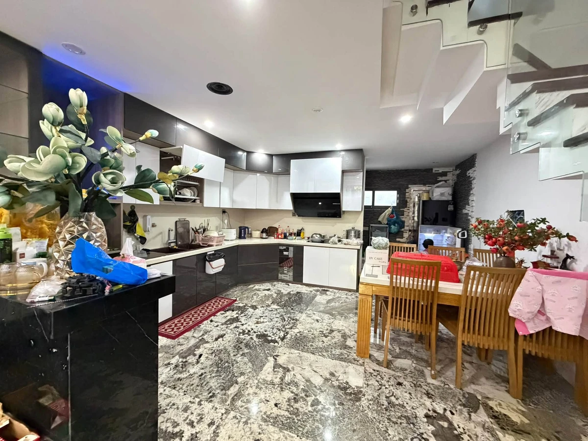 Bán nhà 4 tầng sát biển 80m², 3PN, view biển, 16 tỷ - Ảnh thu nhỏ 2