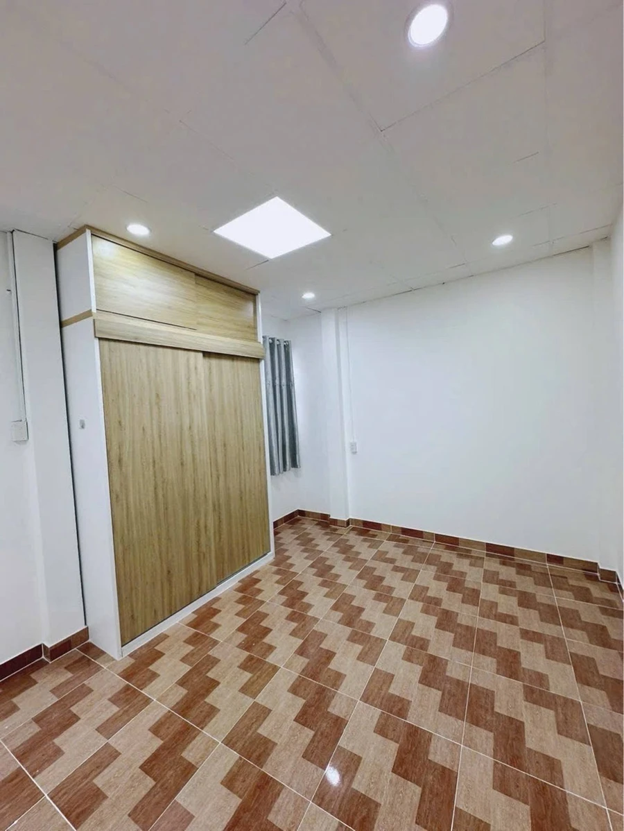 Bán nhà hẻm ô tô 4 tầng 30m² gần chợ Bà Chiểu, Bình Thạnh, hơn 4 tỷ - Ảnh thu nhỏ 4