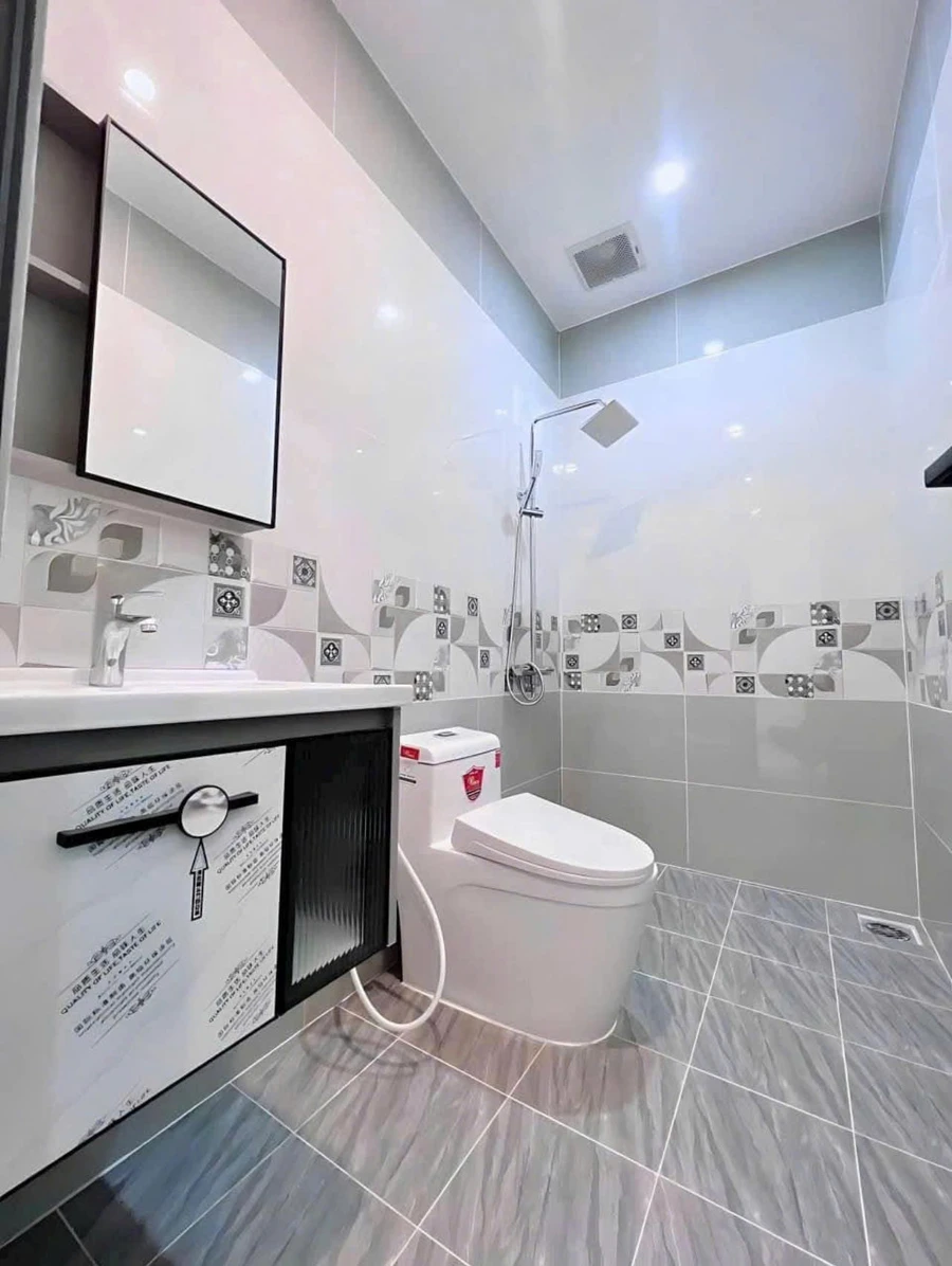 Bán nhà lầu mới 140m² gần chợ, trường học 1 tỷ 750 - Ảnh thu nhỏ 4
