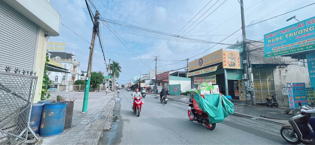 Bán nhà mặt tiền kinh doanh 100m2 gần Vincom Dĩ An - Ảnh thu nhỏ 3