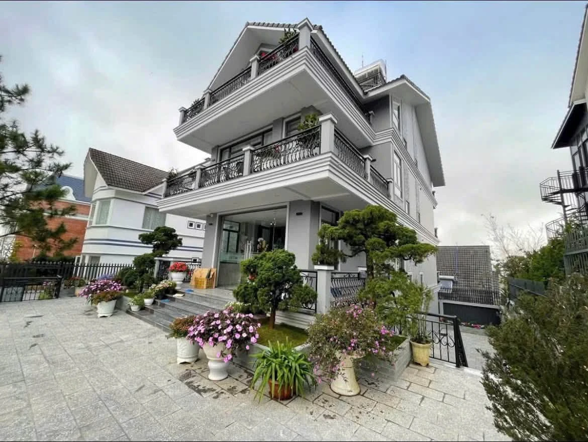 Bán villa mới 448m² 13PN Đường Lý Nam Đế Đà Lạt - Ảnh 1