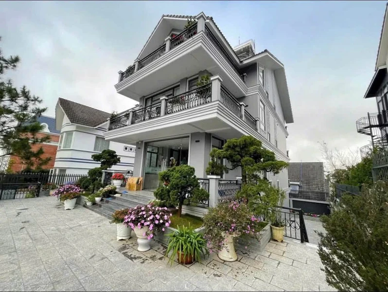Bán villa mới 448m² 13PN Đường Lý Nam Đế Đà Lạt