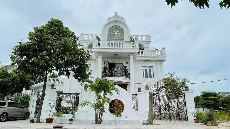 Biệt thự 4PN Phước Sơn, Vũng Tàu, 232m², 20 tỷ - Ảnh 1