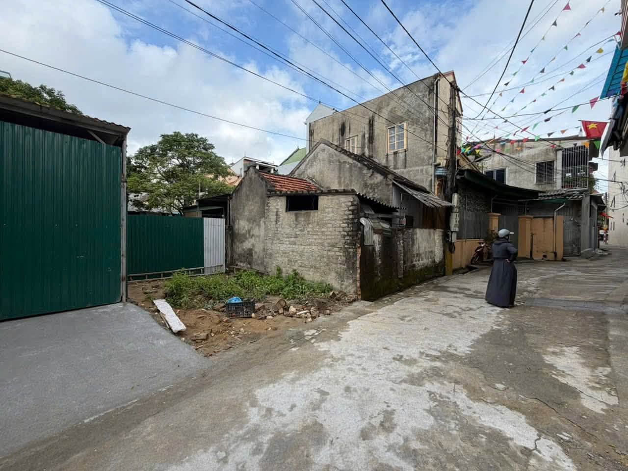 Bán đất ngõ Nguyễn Duy Trinh Hưng Dũng 99.7m2, 2.7 tỷ