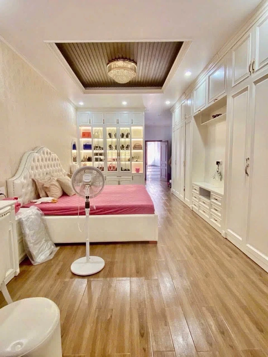 Bán nhà 3,5 tầng 141m² mặt tiền góc, gara ô tô - Ảnh thu nhỏ 3