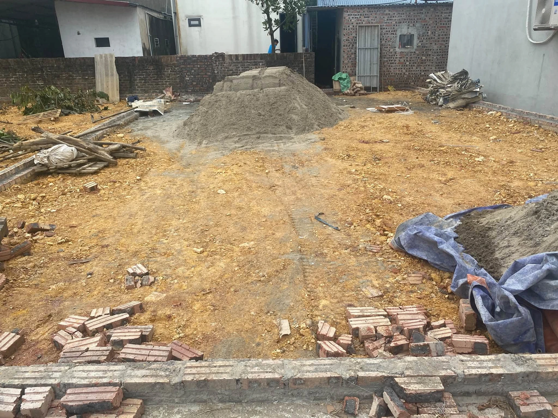 Bán đất thổ cư 98m2 mặt tiền gần 8m nở hậu sát chợ Phố Nỉ, Trung Giã - Ảnh 1