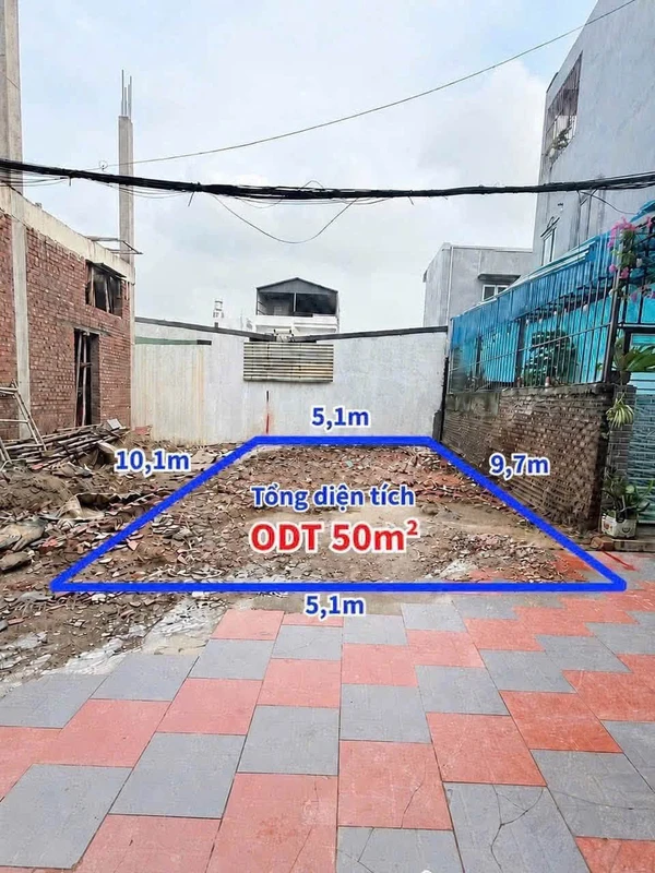 Bán lô đất 50m2 sát chợ Phấn Dũng, giá 1,6 tỷ, ô tô đỗ cửa