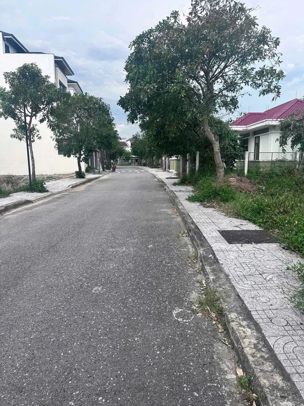 Bán đất nền Hanico Vinh Tân 183,8m² đường Vạn Tuế
