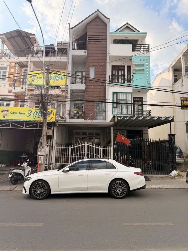 Bán nhà mặt tiền Đà Lạt 6PN 76m2, giá 13 tỷ 800 triệu
