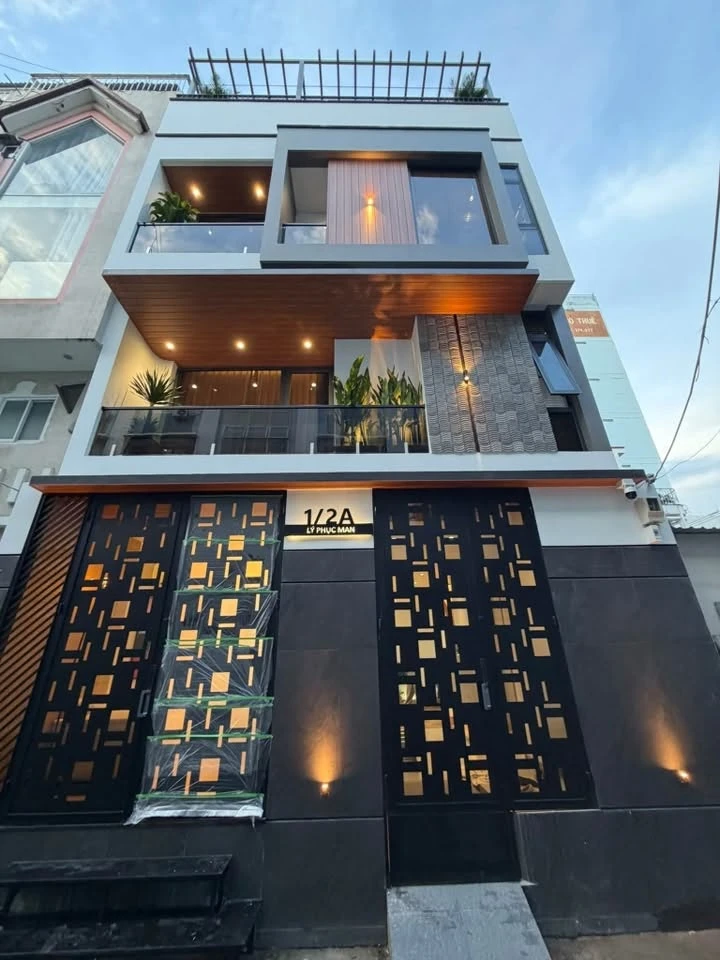 Bán nhà hẻm xe hơi Lý Phục Man, Q.7, 56m², 3PN - Ảnh 1