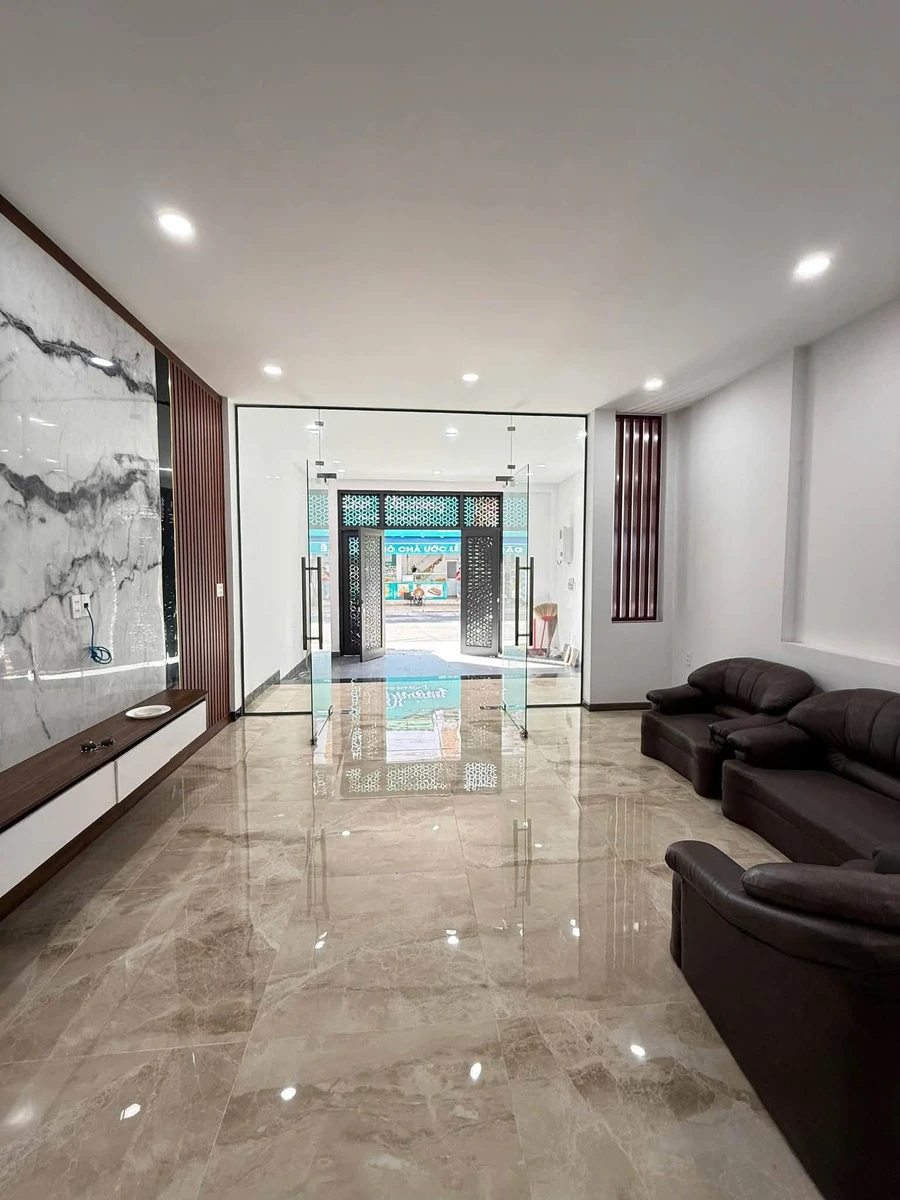 Bán nhà 4 tầng mặt tiền Trần Nguyên Hãn, Nha Trang, 112m² - Ảnh thu nhỏ 2