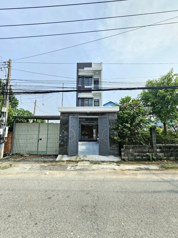 Bán nhà hoàn công 125m2, 3 PN, 4 WC, sân trước sau, Dĩ An, 7 tỷ