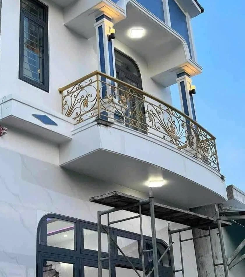Bán nhà Quảng Ngãi hẻm Lê Hữu Trác, 3 phòng ngủ, 2.3 tỷ - Ảnh 1