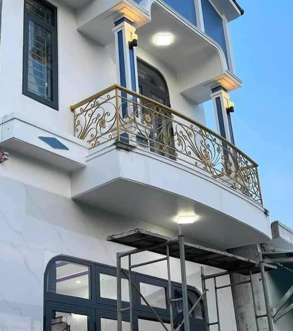 Bán nhà Quảng Ngãi hẻm Lê Hữu Trác, 3 phòng ngủ, 2.3 tỷ
