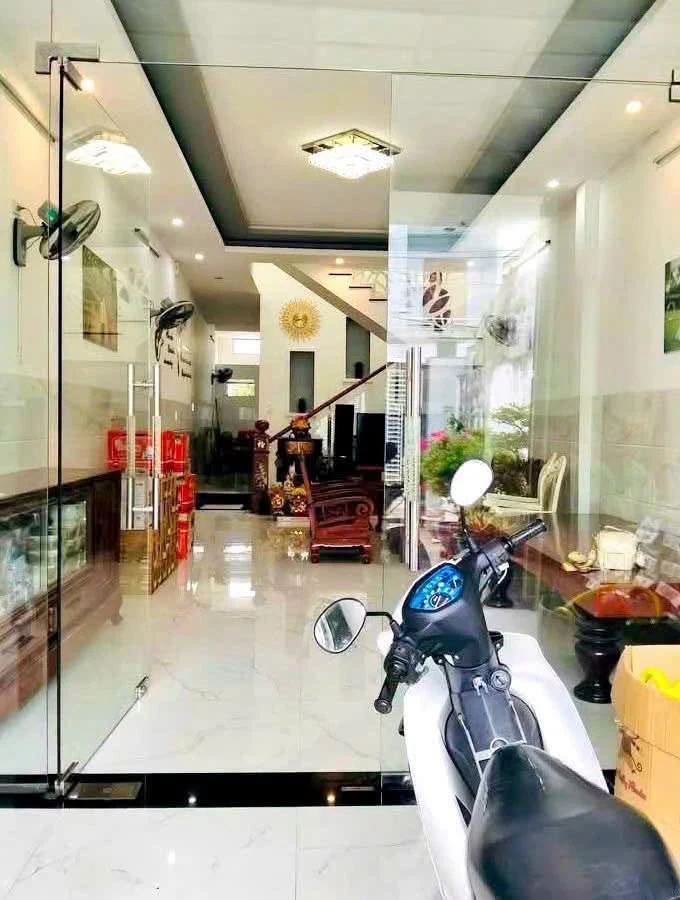 Bán nhà 2 mê 145m² mặt tiền Lê Trung Ngôn, Quận 7 - Ảnh 1