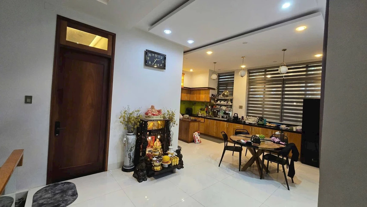 Bán biệt thự 3 tầng mặt tiền 388m² Phạm Văn Đồng - Ảnh thu nhỏ 5