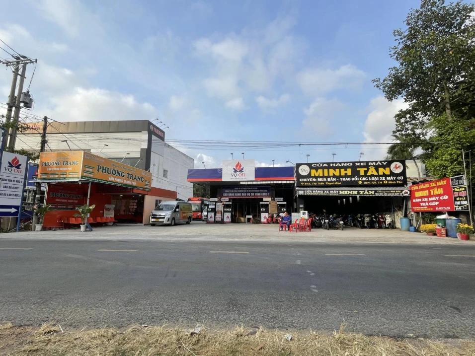 Cần bán 1857,1m2 đất thị trấn mặt tiền 24m - Ảnh 1