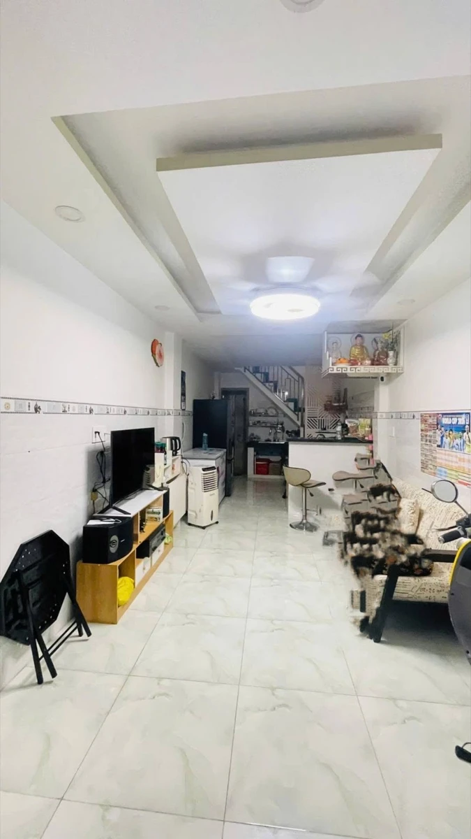 Bán nhà phố 2 tầng 33m² Võ Văn Kiệt, Quận 1, hơn 4 tỷ - Ảnh 1