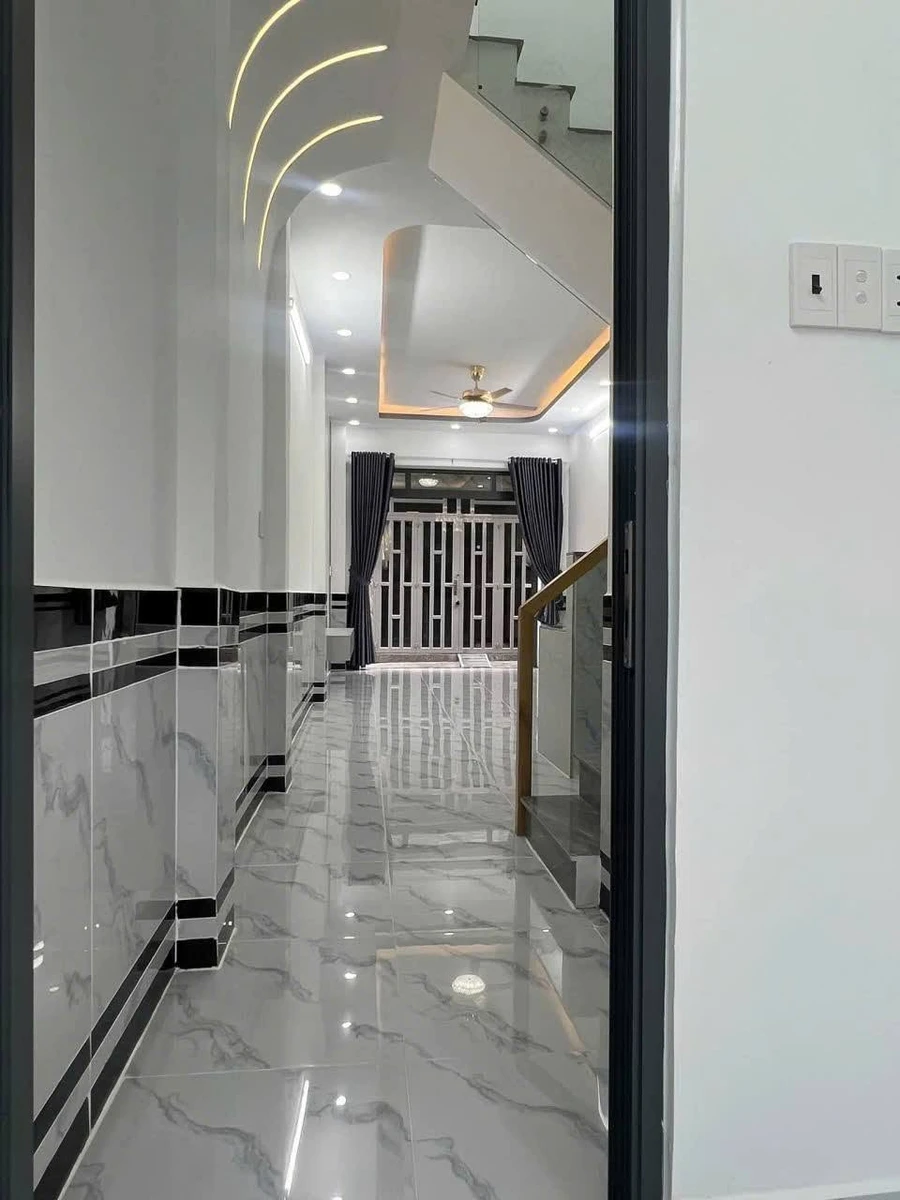 Bán nhà mới 1 trệt 1 lầu 4PN, 3,5x12m hẻm 551 Lê Văn Khương, Quận 12, giá 1,69 tỷ - Ảnh thu nhỏ 2