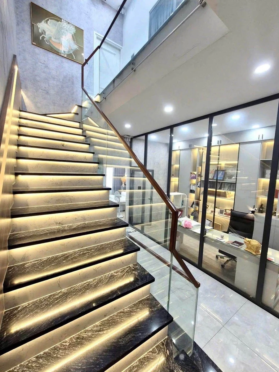 Bán nhà 1 trệt 2 lầu 4PN Phú Lợi, 100m² - 6 tỷ - Ảnh thu nhỏ 5