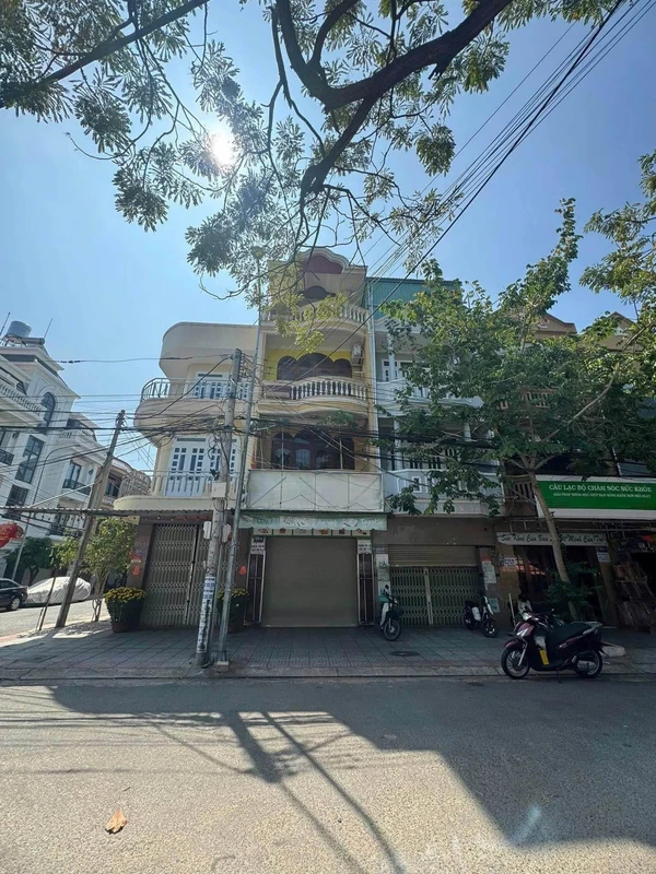 Bán nhà 4 tầng 68.4m² đối diện chợ Rạch Dừa, Vũng Tàu