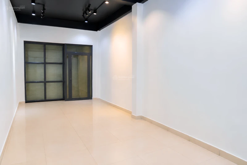 MBKD tầng 1 145b ngõ 562 Láng, 14 triệu, 55m2 đẹp xuất sắc