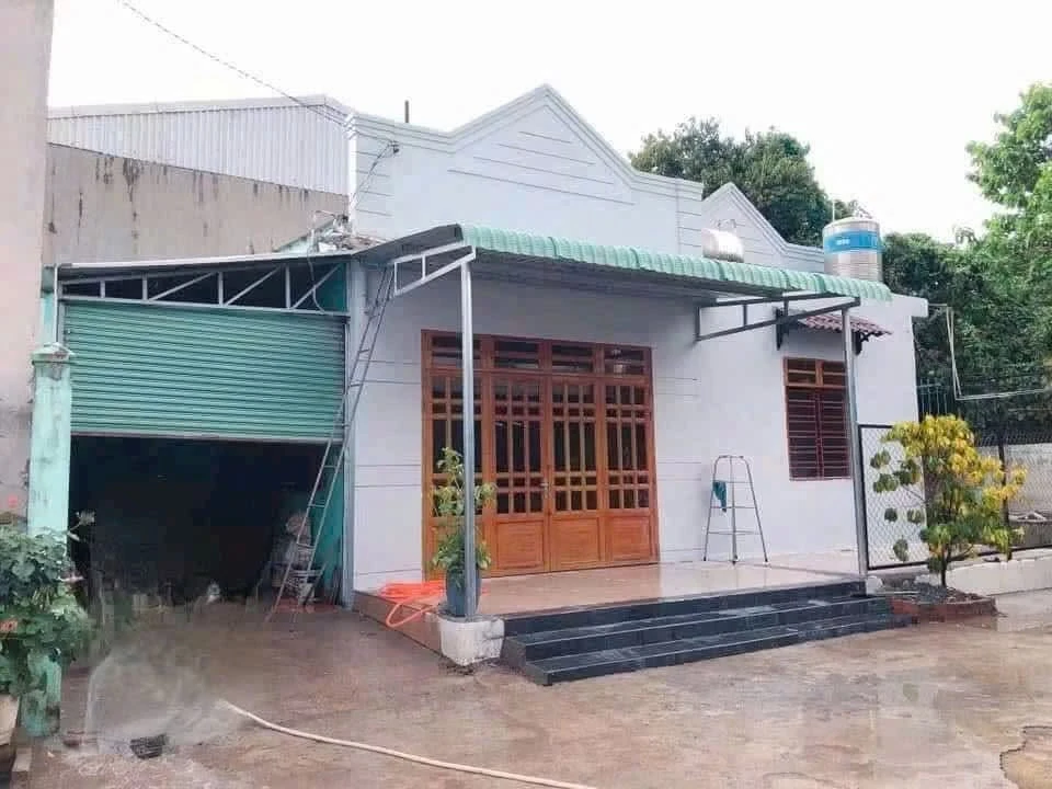 Bán nhà Bình Hoà 142.9m2, giá 3 tỷ 800 - Ảnh 1