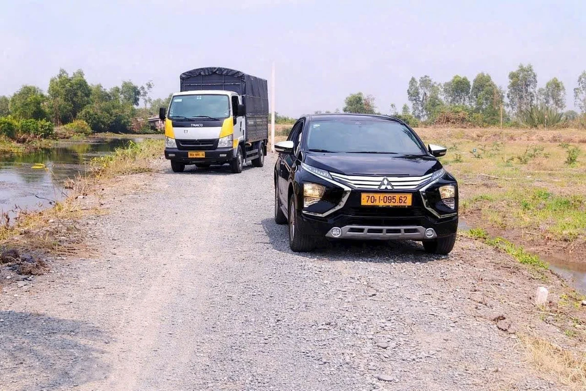 Lô góc 1000m² (500m² thổ cư + 500m² vườn) giá 1 tỷ 450 triệu, Bến Lức, Long An - Ảnh 1