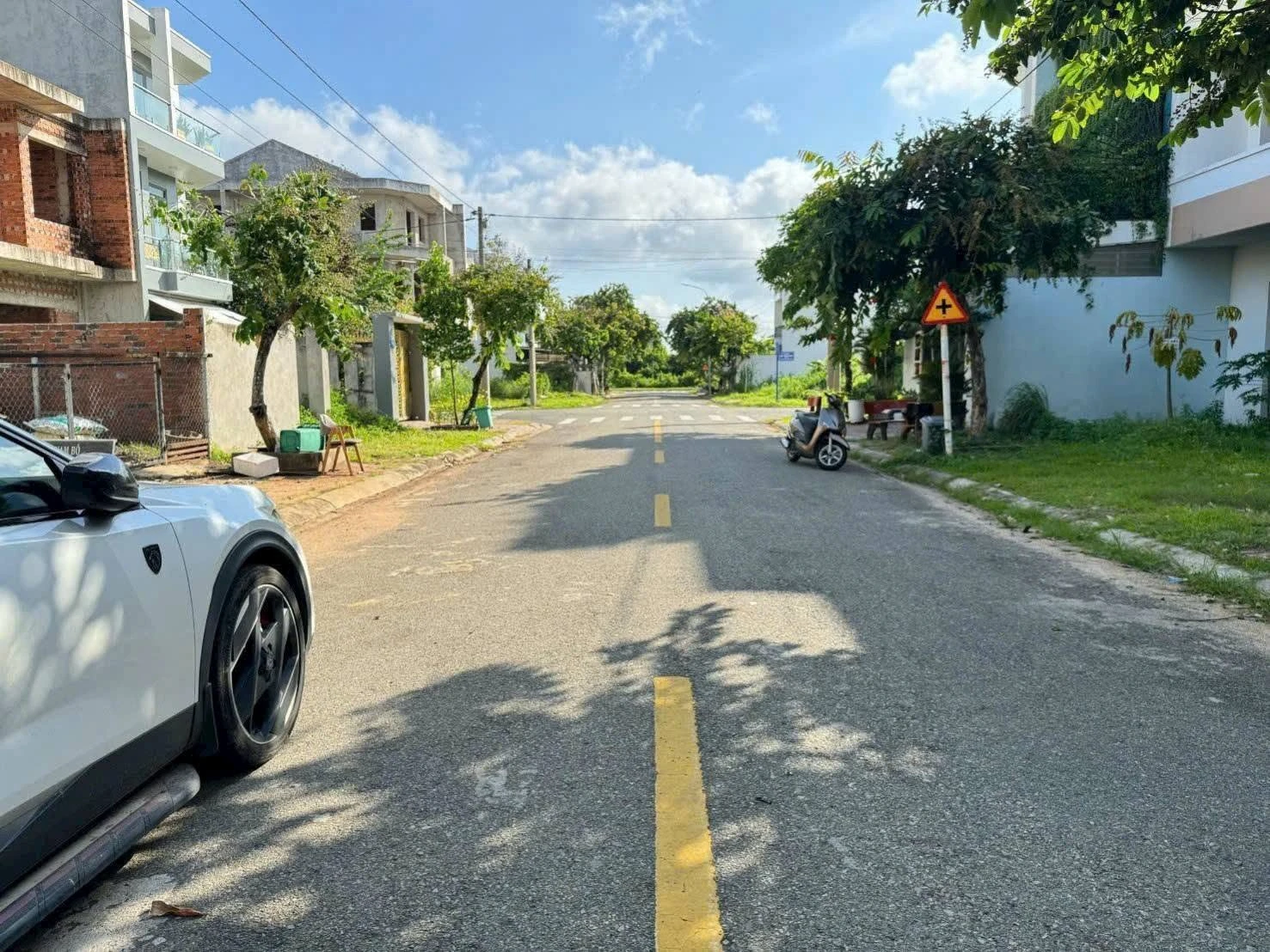 Bán nhà thô mặt tiền Nguyễn Văn Nguyễn 125m2, 1 trệt 2 lầu, giá 3,4 tỷ, TP Bà Rịa - Ảnh 1