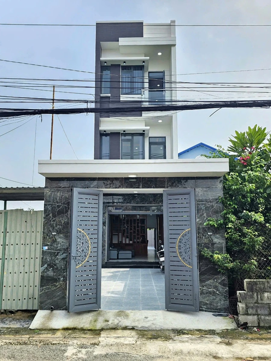 Bán nhà hoàn công 125m2, 3 PN, 4 WC, sân trước sau, Dĩ An, 7 tỷ - Ảnh thu nhỏ 2