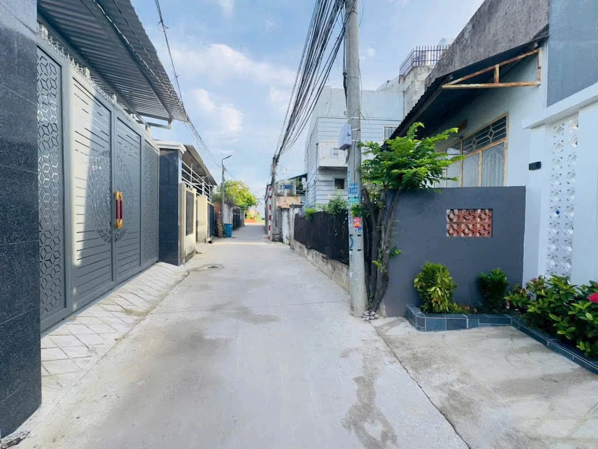 Bán nhà 1 trệt 1 lầu mới 100% 5x24m gần chợ Đức Hòa, hẻm đan 4m thông TL824 - Ảnh thu nhỏ 2
