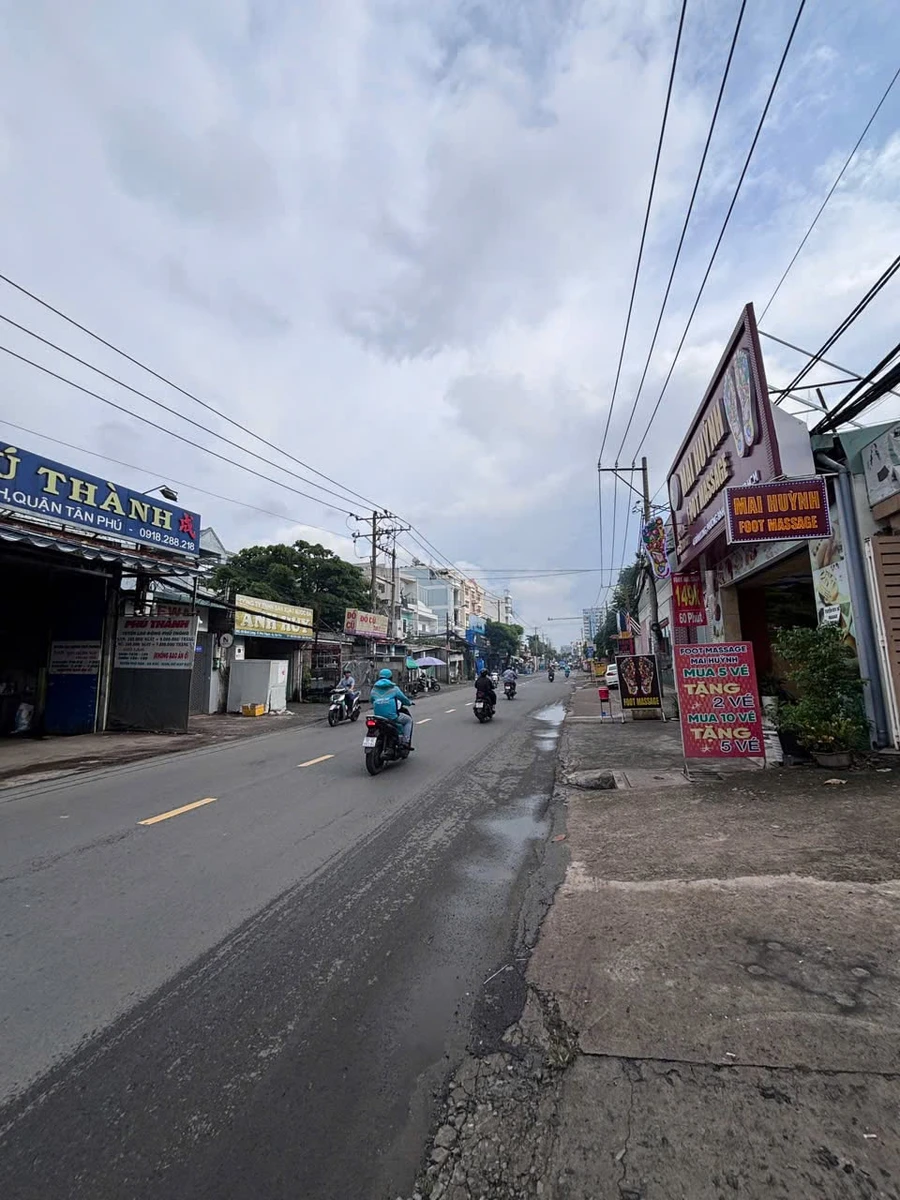 Bán nhà mặt tiền kinh doanh đường Bình Long, Phú Thạnh, Tân Phú, ngang 4.2m dài 18.5m - Ảnh 1