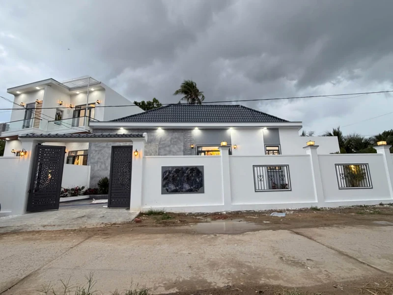 Bán nhà 2 phòng ngủ 161m2 mặt tiền 19m Diên Khánh 2 tỷ 190