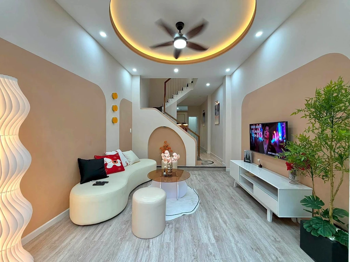 Bán nhà 3 phòng ngủ 90m² 3 tỷ 580 Quận 1 - Ảnh 1