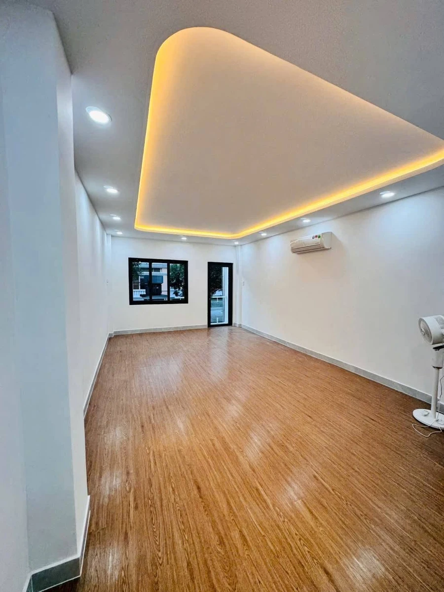 Bán nhà mặt tiền Trần Phú Phường 4 Quận 5, 4x11m nở hậu, 2 tầng, nhỉnh 8 tỷ - Ảnh thu nhỏ 4
