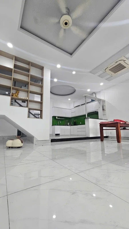 Bán nhà 3 tầng 42m² đường Nguyễn Thái Học Quy Nhơn 3.4 tỷ 2176m2