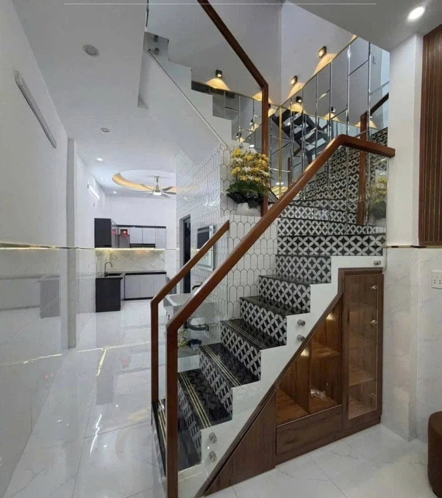 Bán nhà 3 tầng 3x13m đường Văn Thân Quận 6, giá nhỉnh 4 tỷ - Ảnh thu nhỏ 2