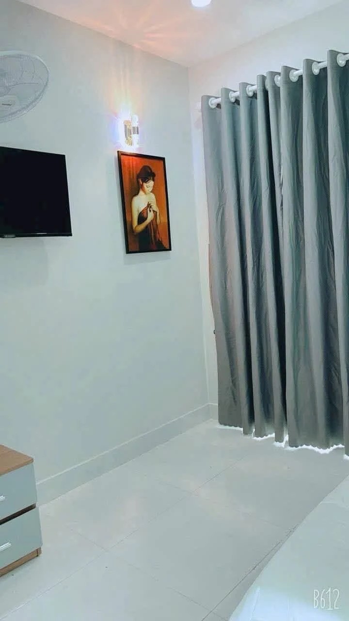 Bán nhà nghỉ 2 mặt tiền đường 30/4, Phường 12, Vũng Tàu, 9 phòng, giá 9,5 tỷ - Ảnh 1