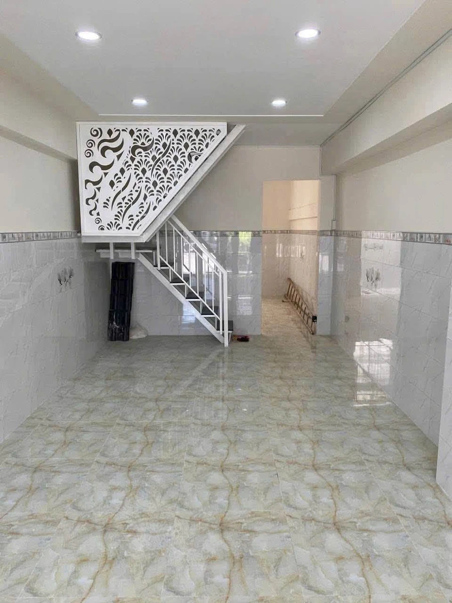 Bán nhà phố 50m² mặt tiền nội bộ Âu Cơ, Quận 11, 3 tầng 8,2 tỷ - Ảnh thu nhỏ 3