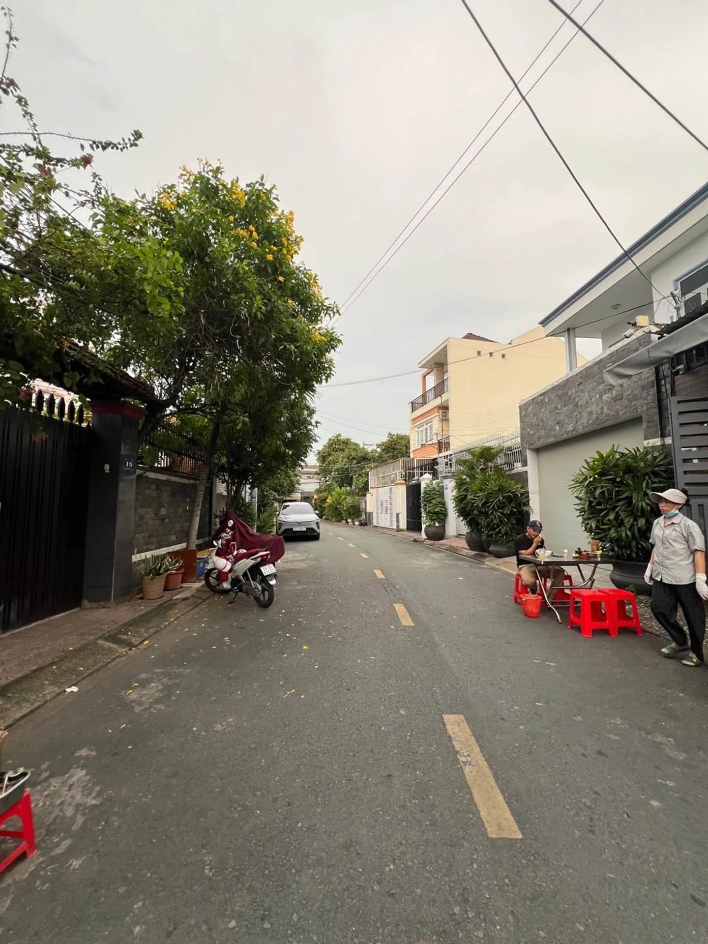 Bán nhà mặt tiền khu Kiến Thiết 149m2, 3 tầng, 6PN, giá 16 tỷ, Quận 9 - Ảnh 1