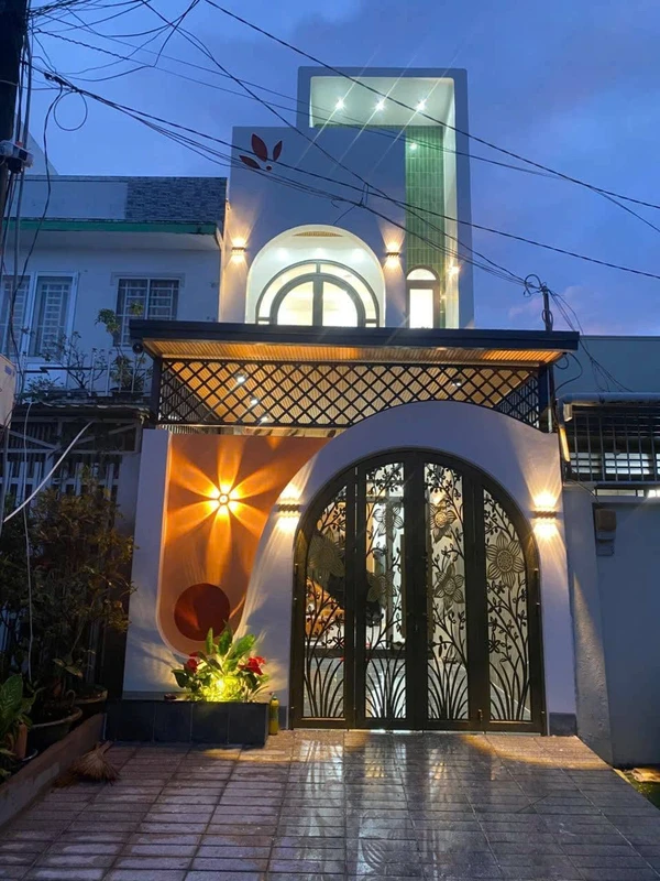 Bán nhà 1 trệt 1 lầu 4 phòng ngủ full nội thất đường Lâm Quang Ky, Rạch Giá giá 2,98 tỷ